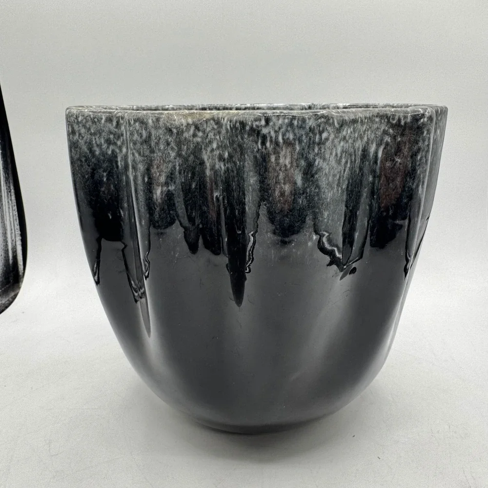 Vintage Hull Pottery Planter 427 Black White Drip Glaze Scalloped Rim USA Made